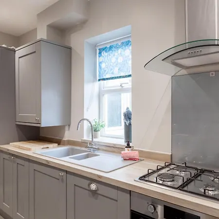 Kist Accommodates - Belmont Dene *