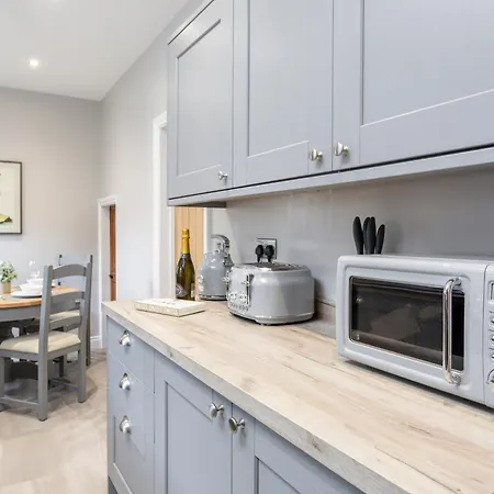 Kist Accommodates - Belmont Dene Holiday home *